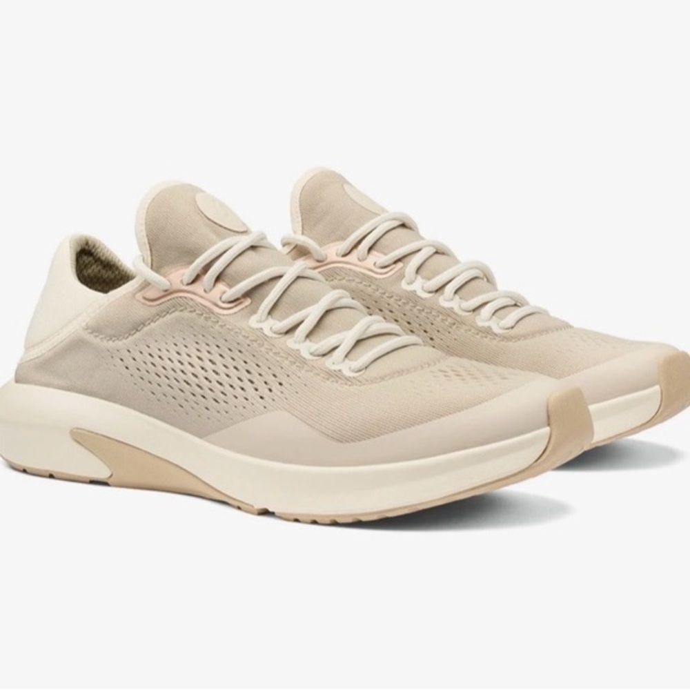 OluKai Haholo Drop Heel Women's light pink sneakers size 7 $149.90